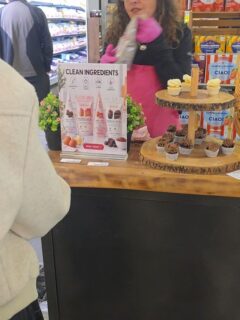 The fabulous Rhonda from Demo Staff showing off our The Sweet Spot Cakes cake mixes and icing kits at McEwan Don Mills today! 🧁 Such a successful day—we almost sold out! Thank you to everyone who stopped by to taste and support us. And thanks to Tricia from @bacnational for stopping by. 💕
#TheSweetSpotCakes #McEwanDonMills #CakeMix #IcingKit #MadeInCanada @demo.staff @canadian_women_in_food